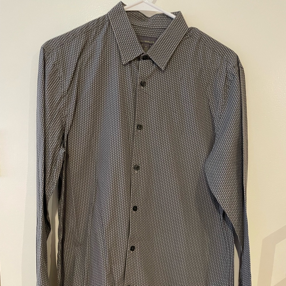 Calibrate dress shirt